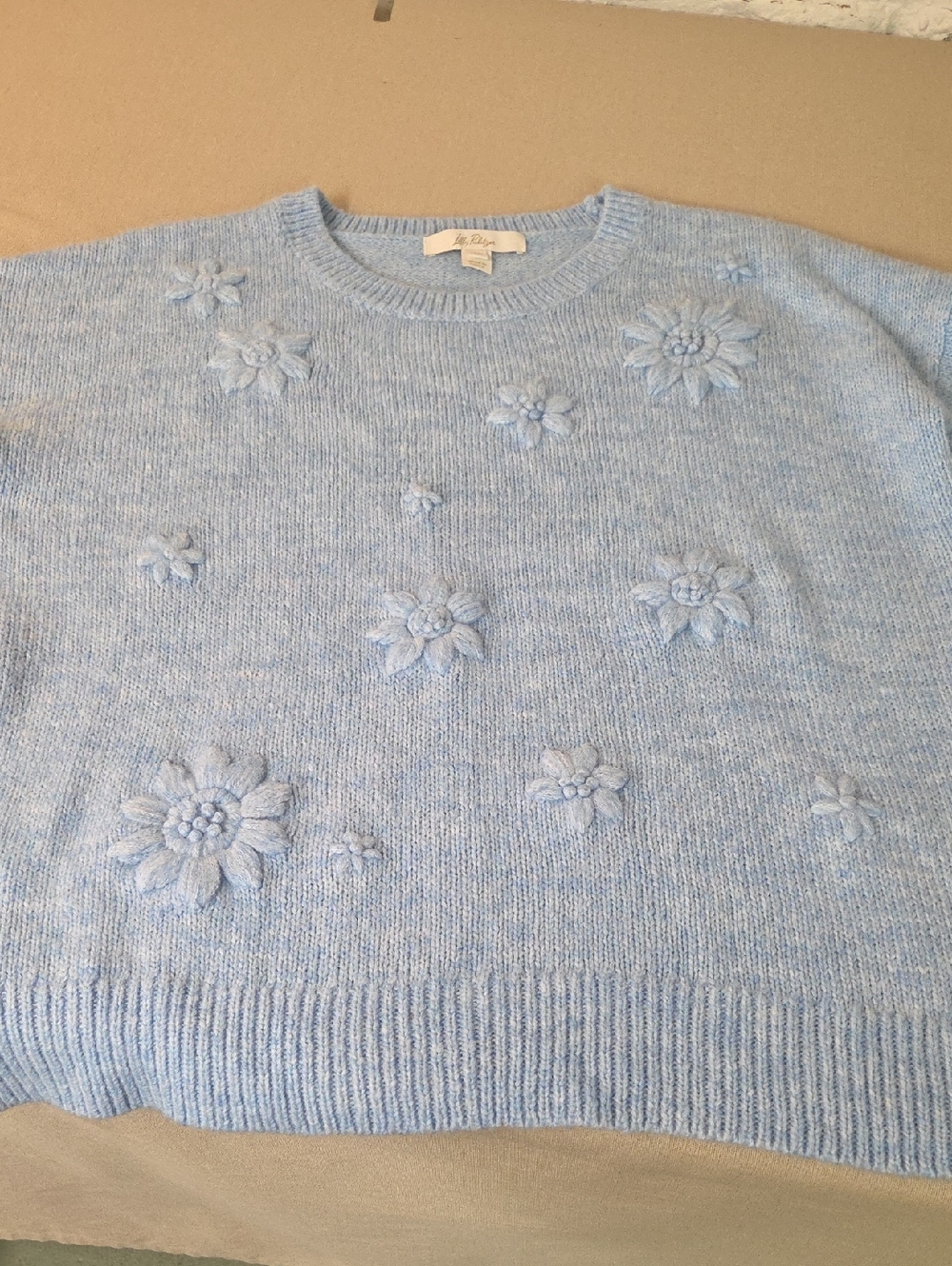 Lilly Pulitzer Light Blue Floral Appliqué Crew Sweater Size Med Elizabelle - Picture 7 of 8